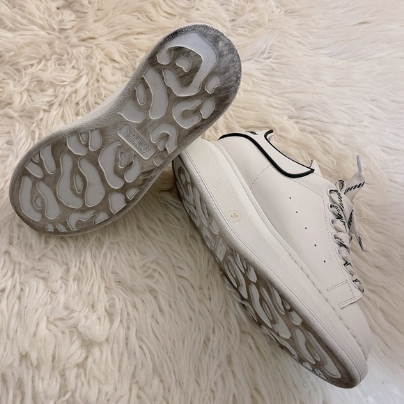 SOLD!! Alexander McQueen sneakers - Picture 6 of 11